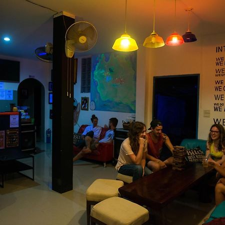 Love Station Hostel Baan Tai Eksteriør bilde