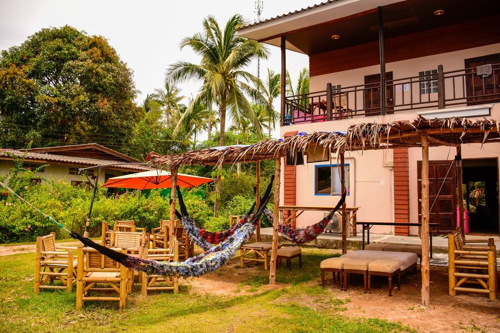Love Station Hostel Baan Tai Eksteriør bilde