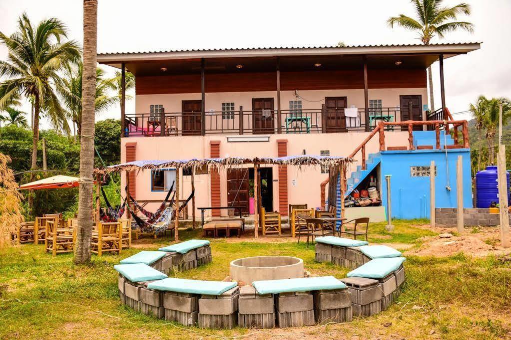 Love Station Hostel Baan Tai Eksteriør bilde