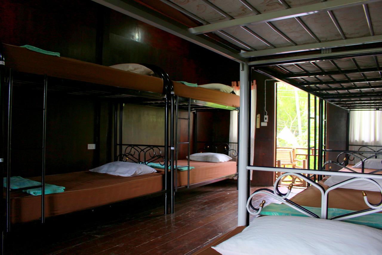 Love Station Hostel Baan Tai Eksteriør bilde