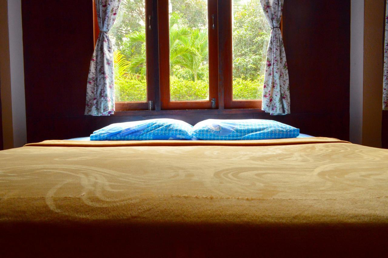 Love Station Hostel Baan Tai Eksteriør bilde