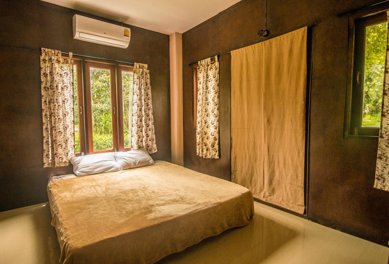 Love Station Hostel Baan Tai Eksteriør bilde