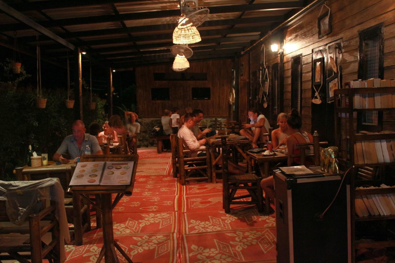 Love Station Hostel Baan Tai Eksteriør bilde