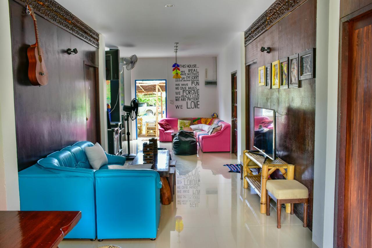 Love Station Hostel Baan Tai Eksteriør bilde
