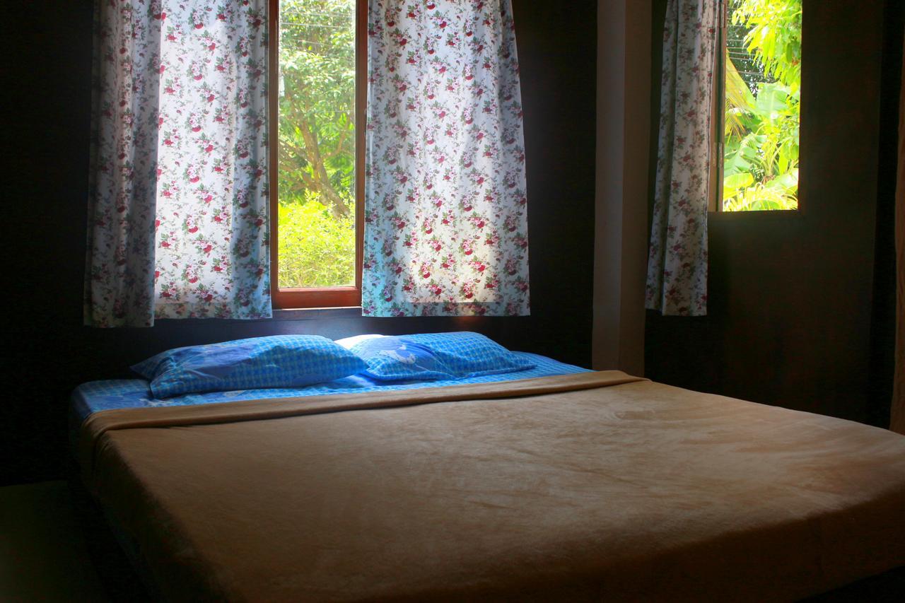 Love Station Hostel Baan Tai Eksteriør bilde