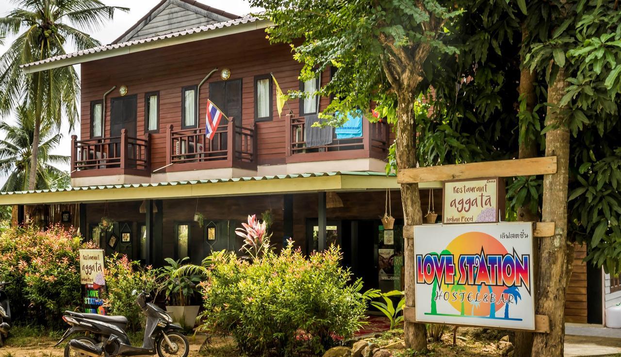 Love Station Hostel Baan Tai Eksteriør bilde