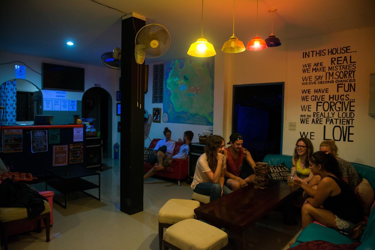 Love Station Hostel Baan Tai Eksteriør bilde